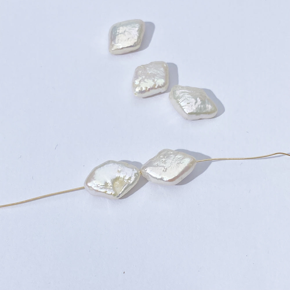 Irregular shape Natural Baroque pearl