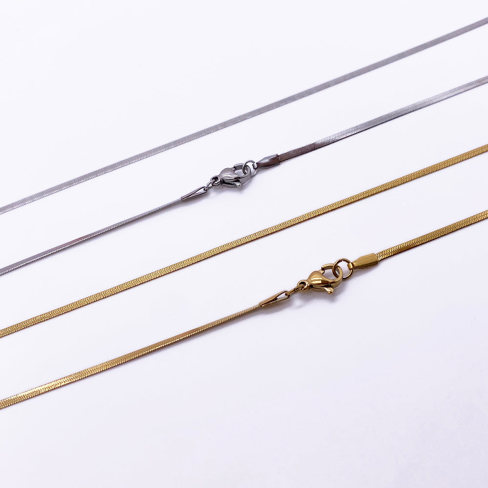 Snake tiny necklace