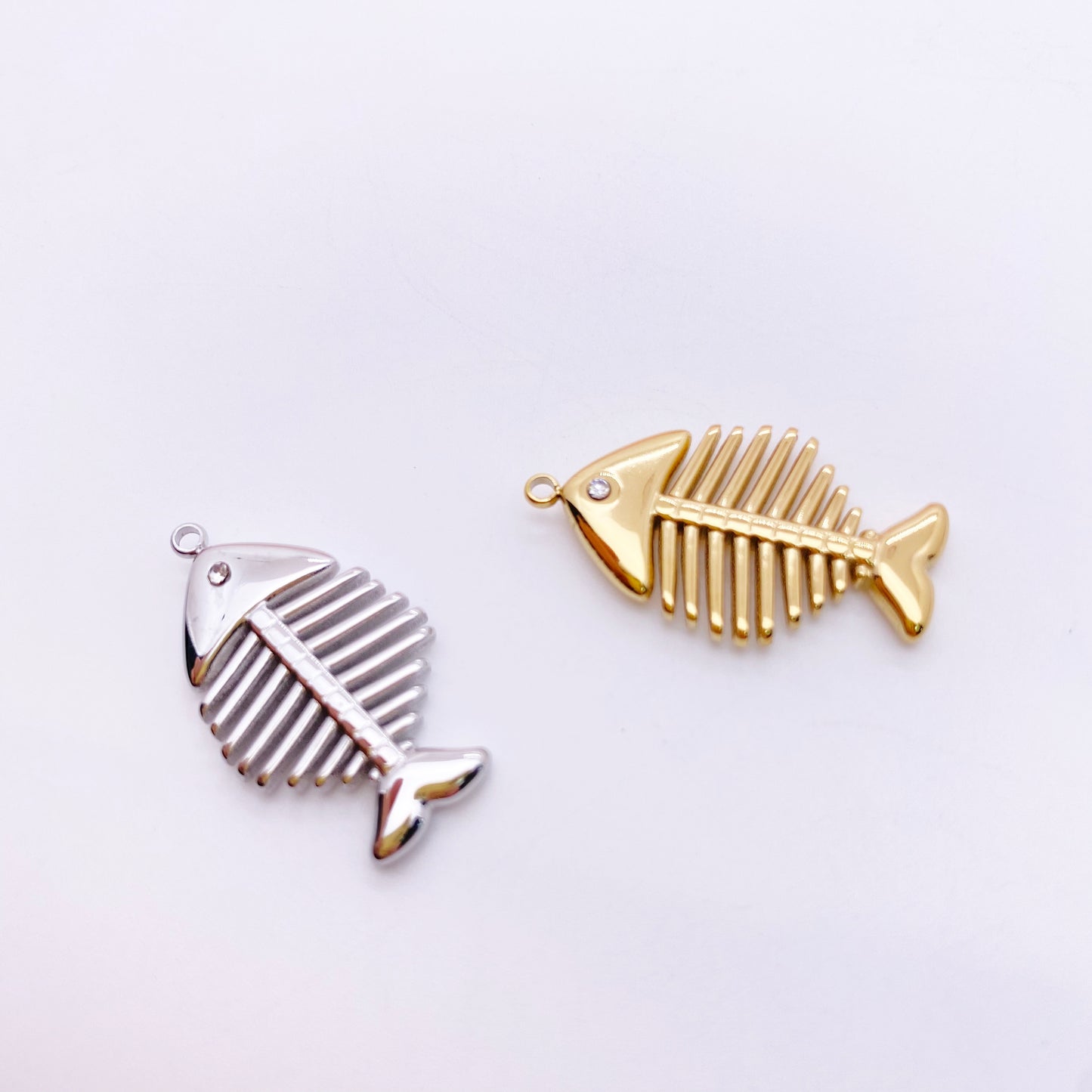 51134 Fish bone Charm