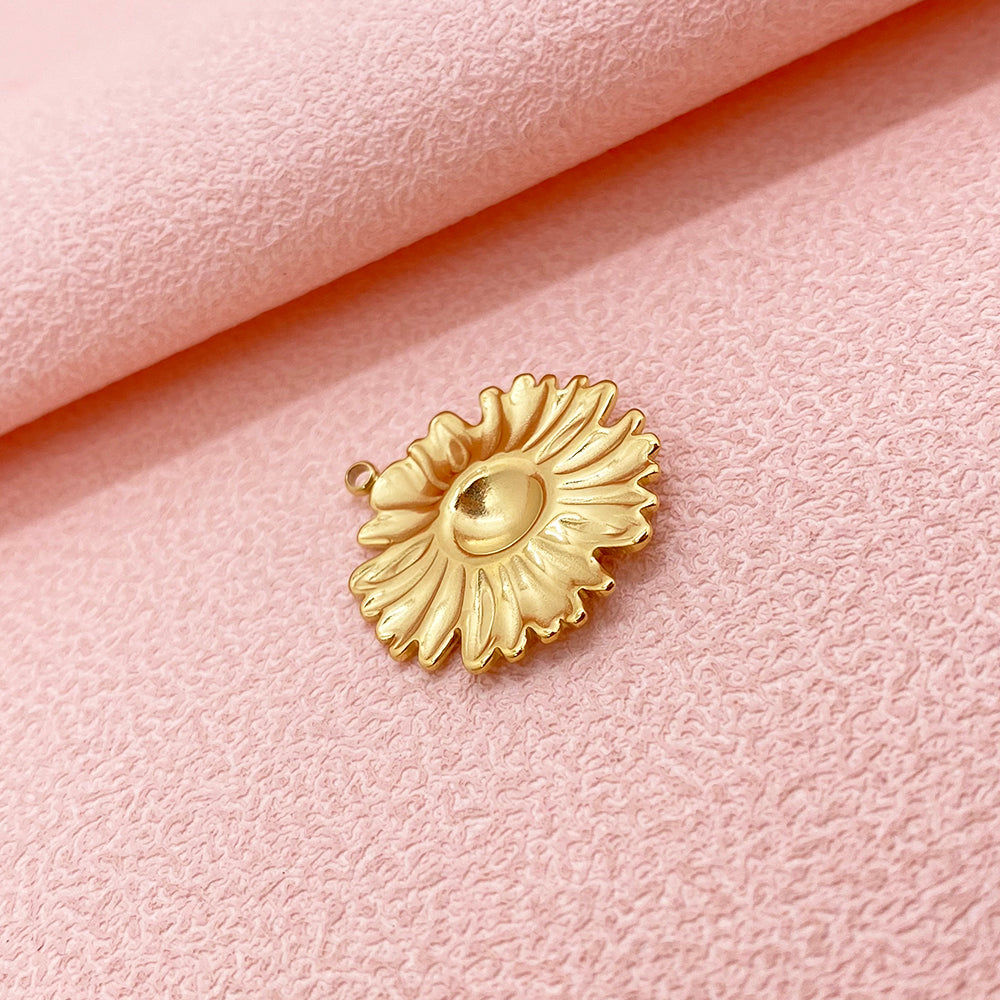 11951 Flower charm