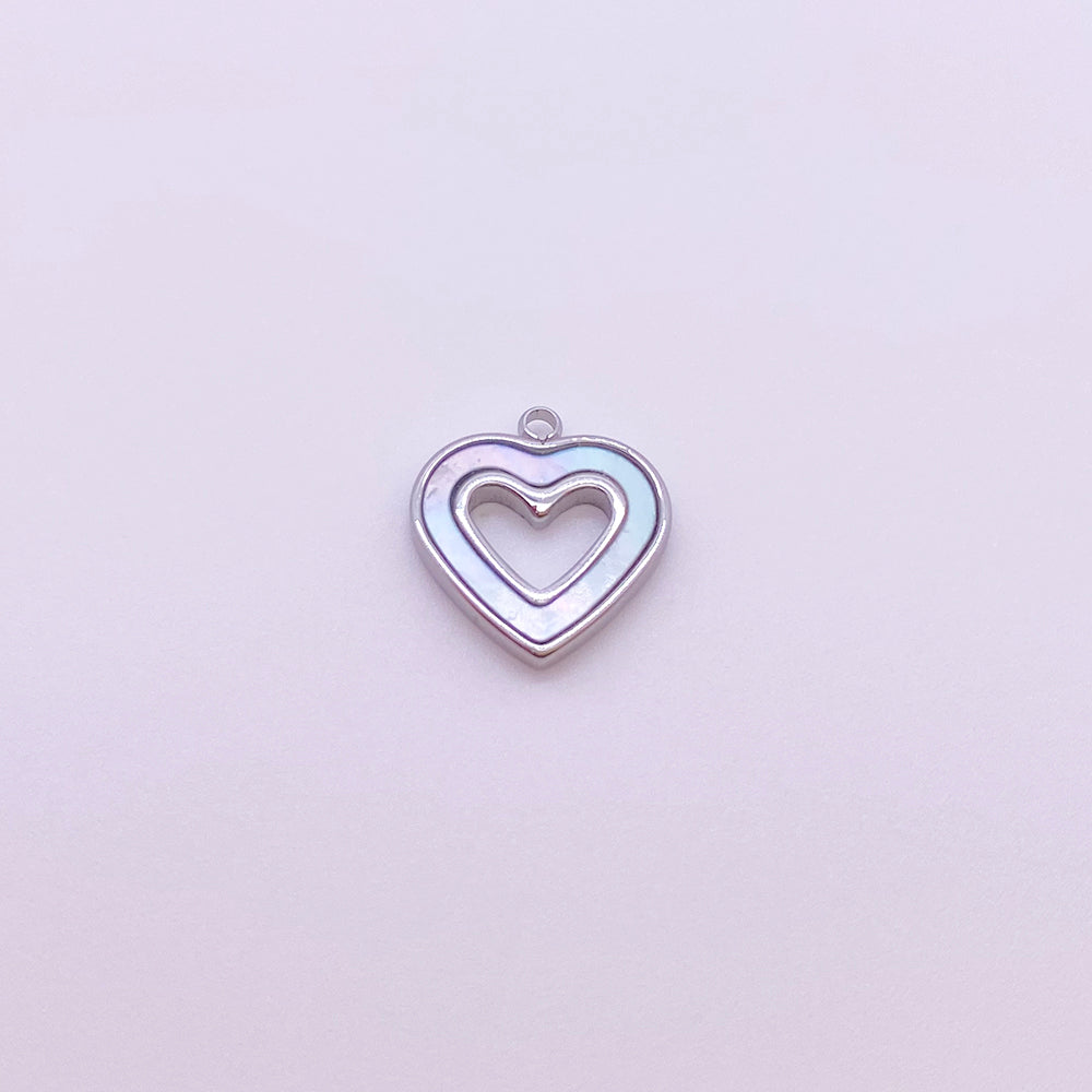 2581 Heart shell charm