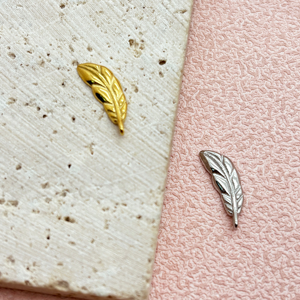 12217 Feather charm