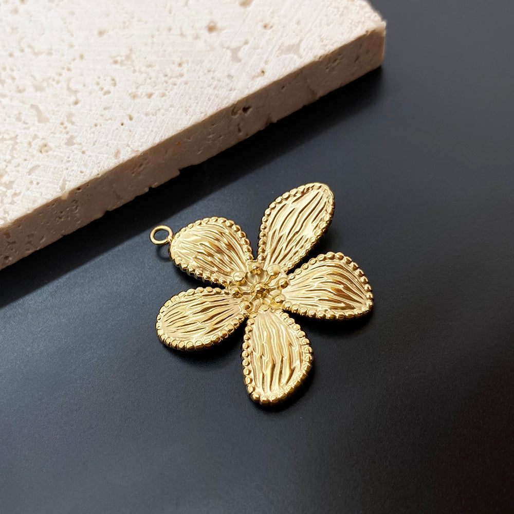 11375 Flower charm