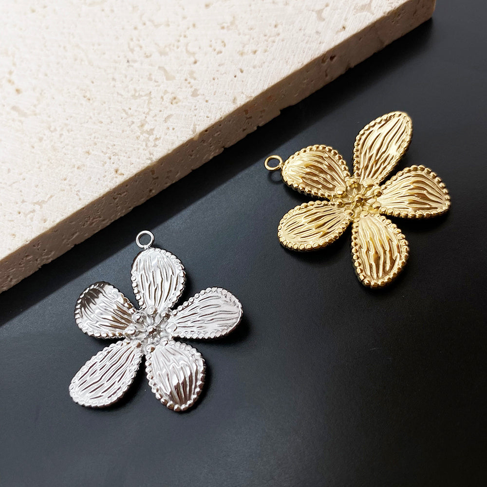 11375 Flower charm