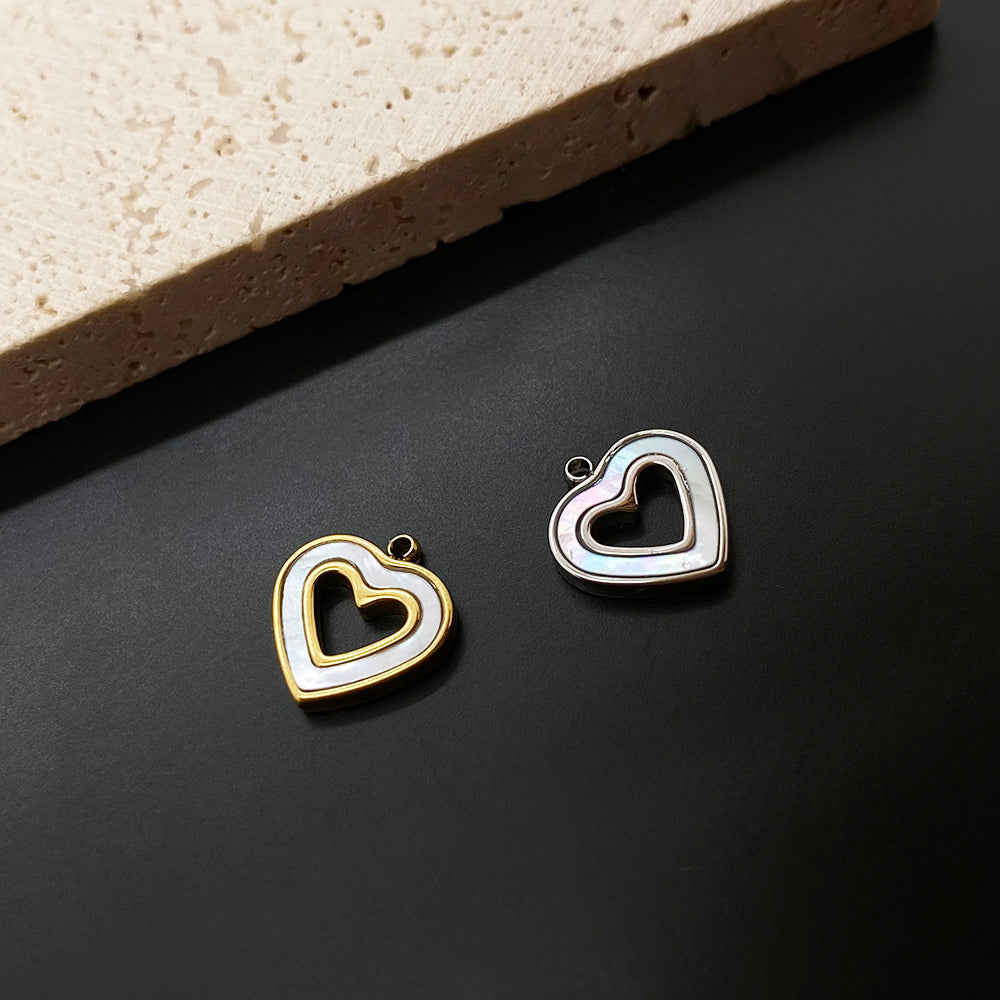 2581 Heart shell charm