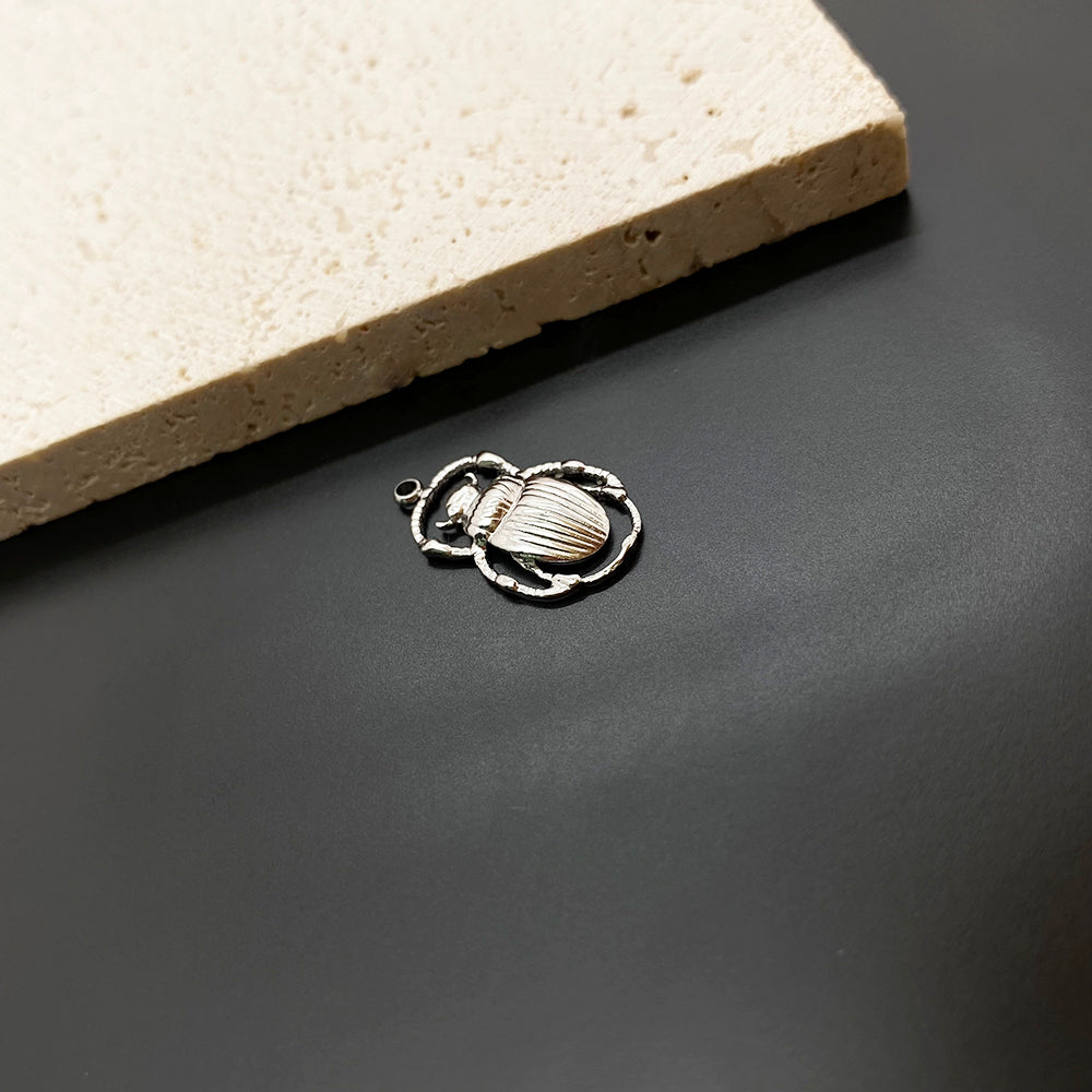 11542 Insect charm