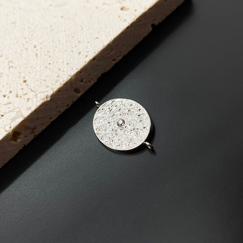 5439 Diamond charm