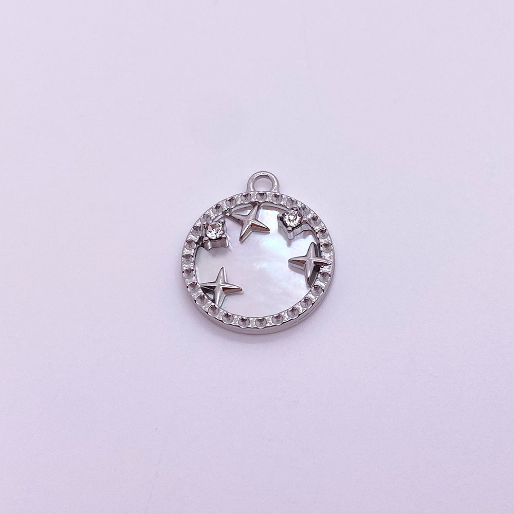 5685 Star shelll charm