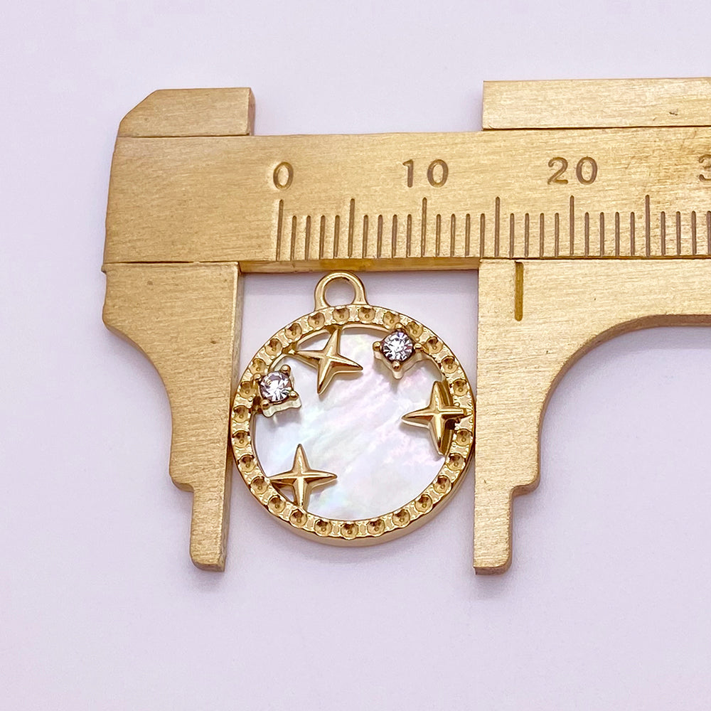 5685 Star shelll charm
