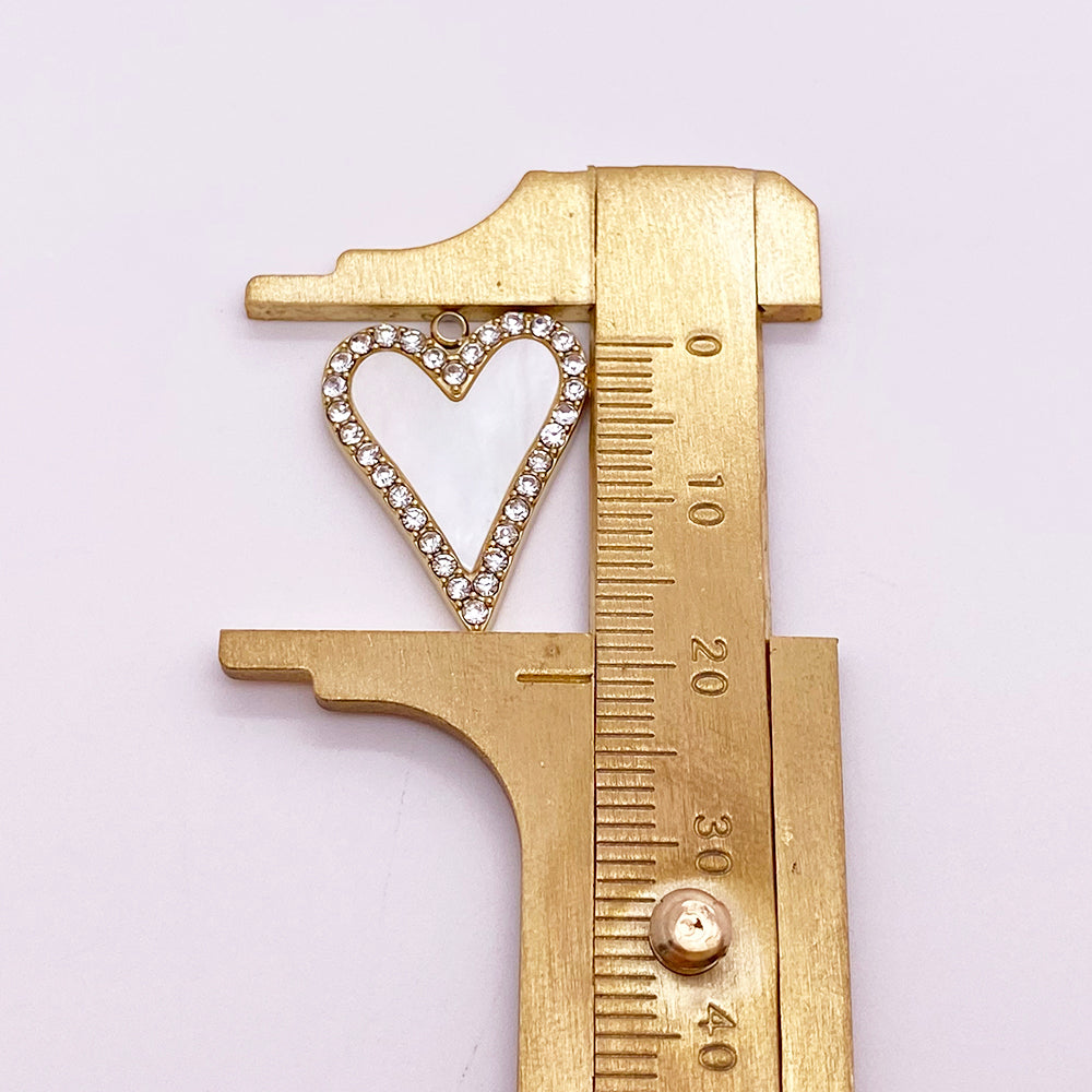 2602 Heart shell charm