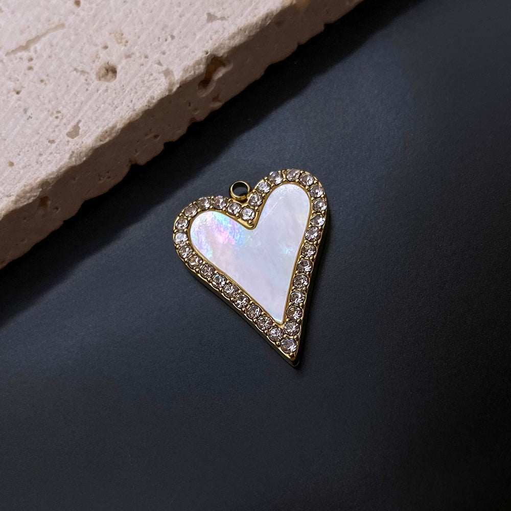2602 Heart shell charm