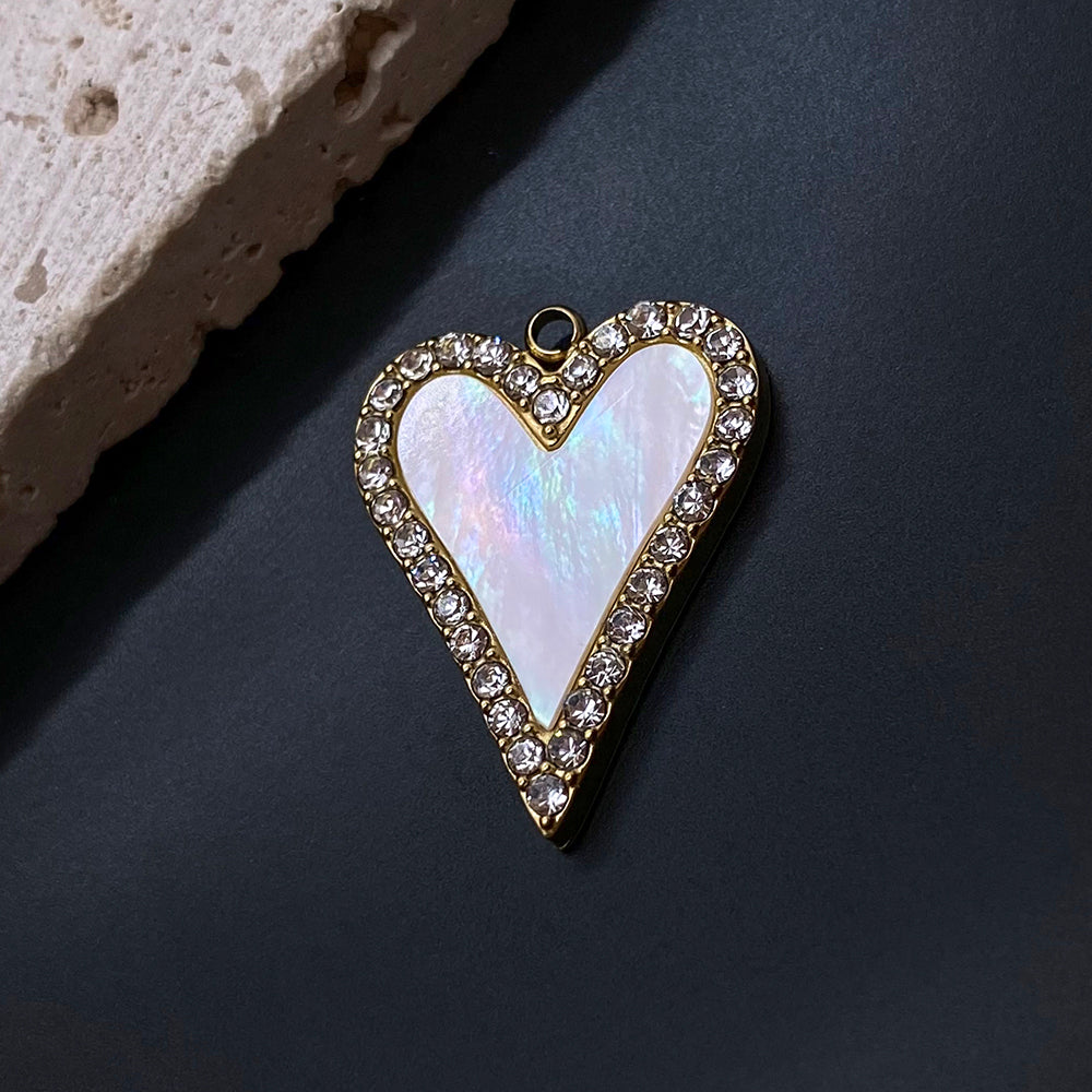 2602 Heart shell charm