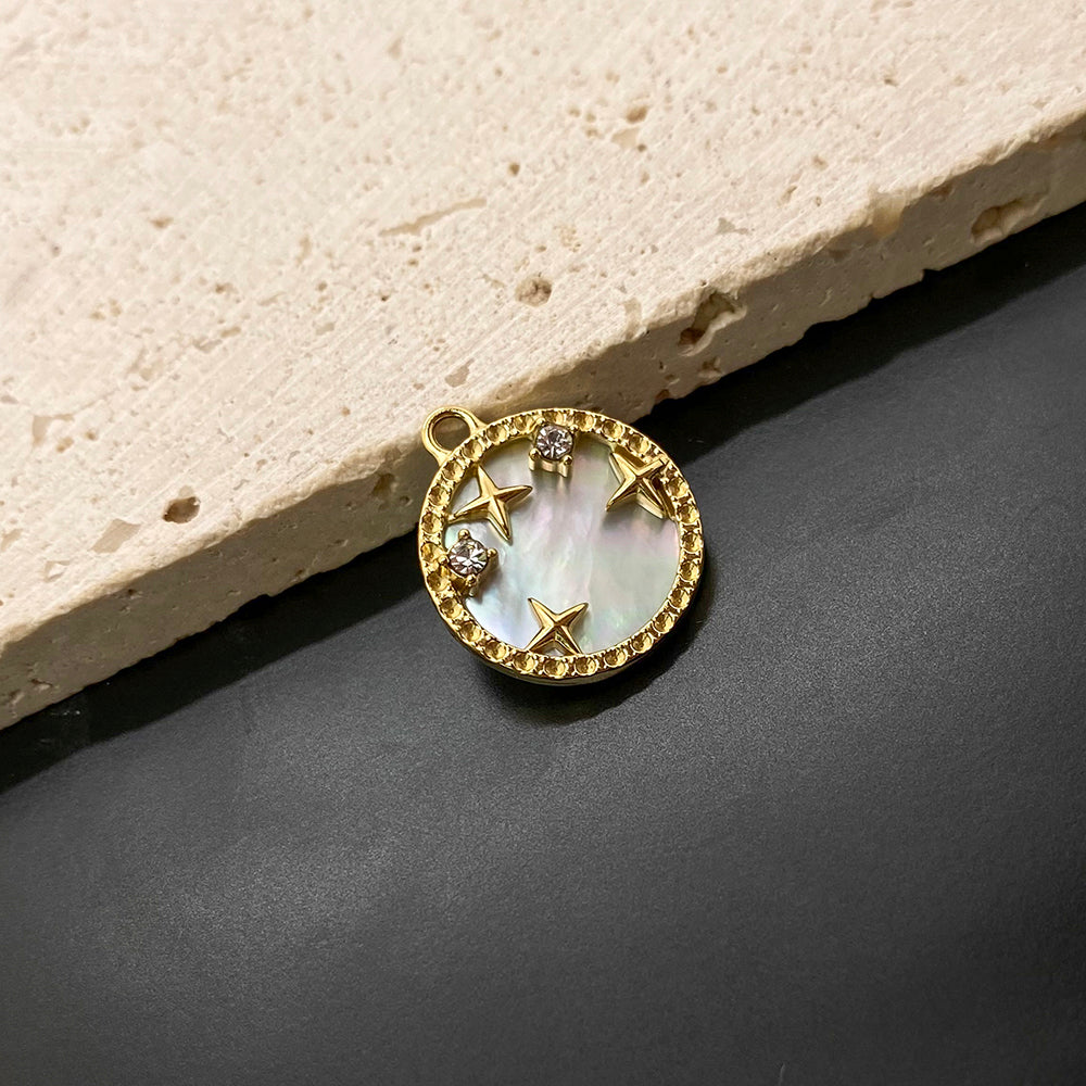 5685 Star shelll charm