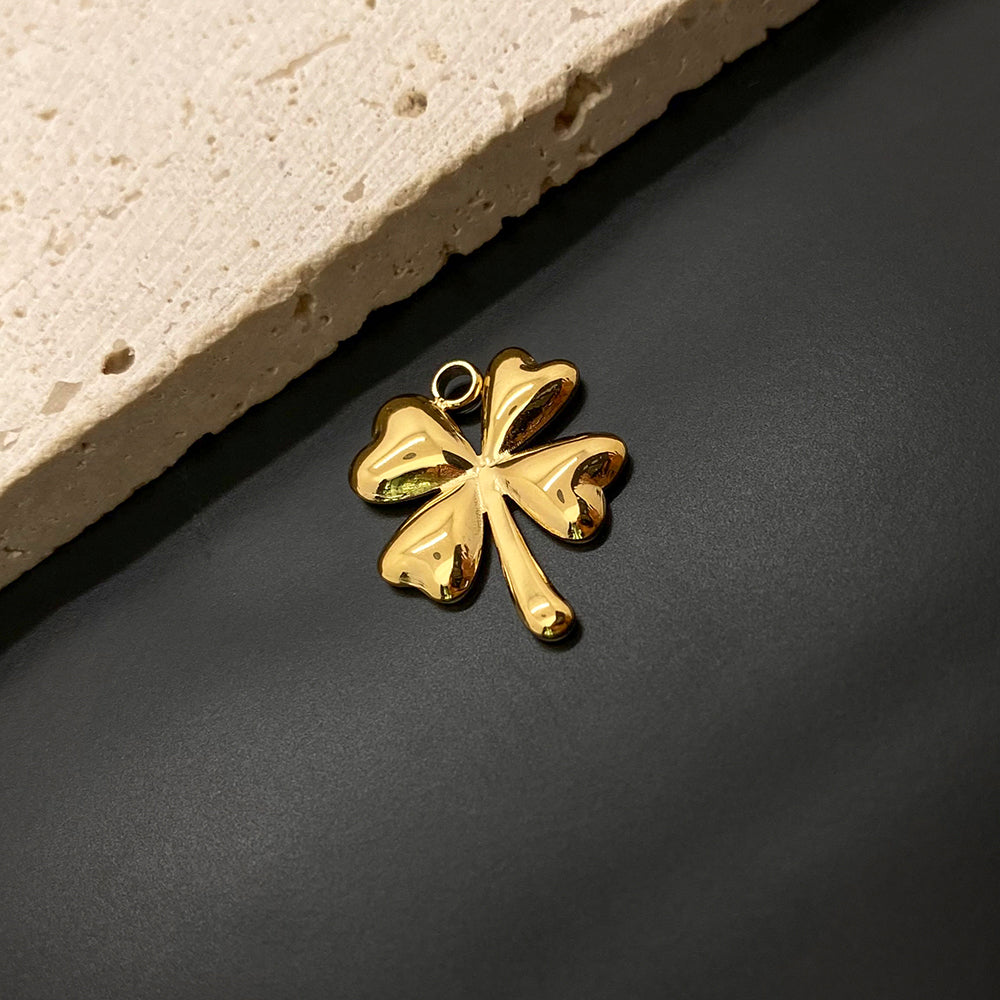 11617 Four leaf clover charm