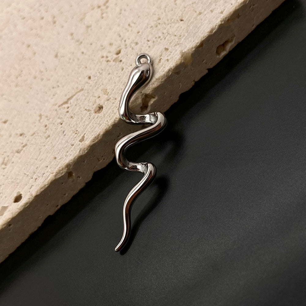 11651 Snake chaem