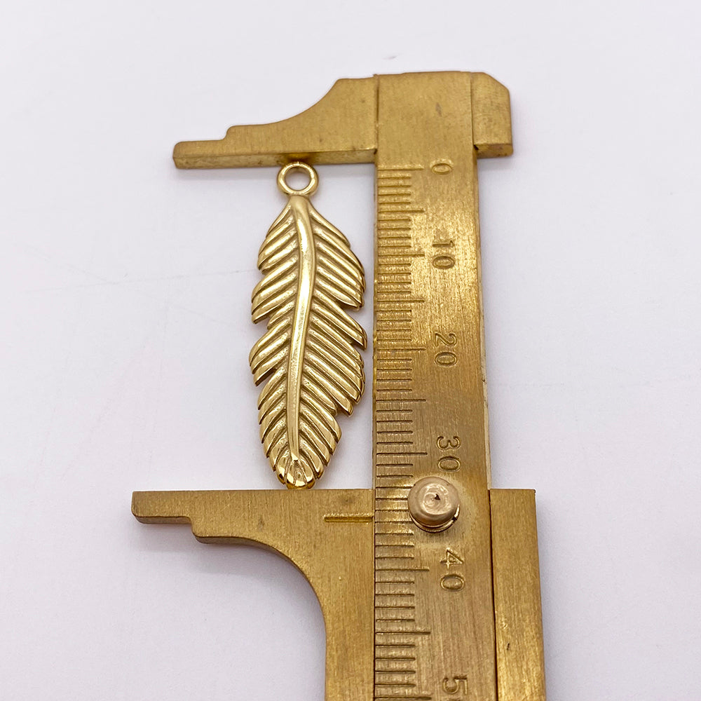 PC825 Leaf charm