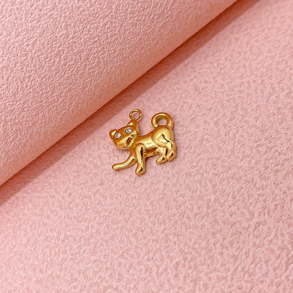 5889 Cat charm