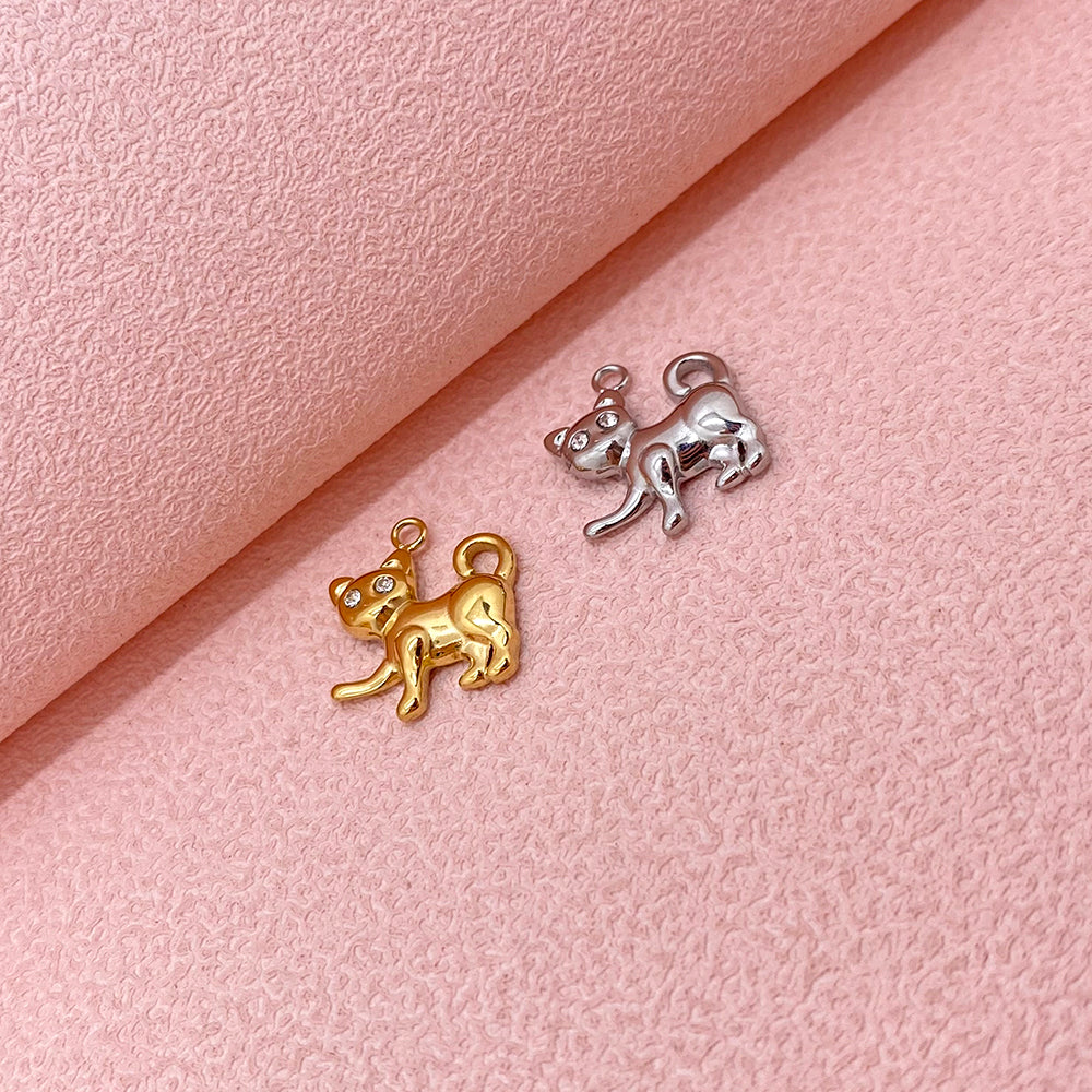 5889 Cat charm