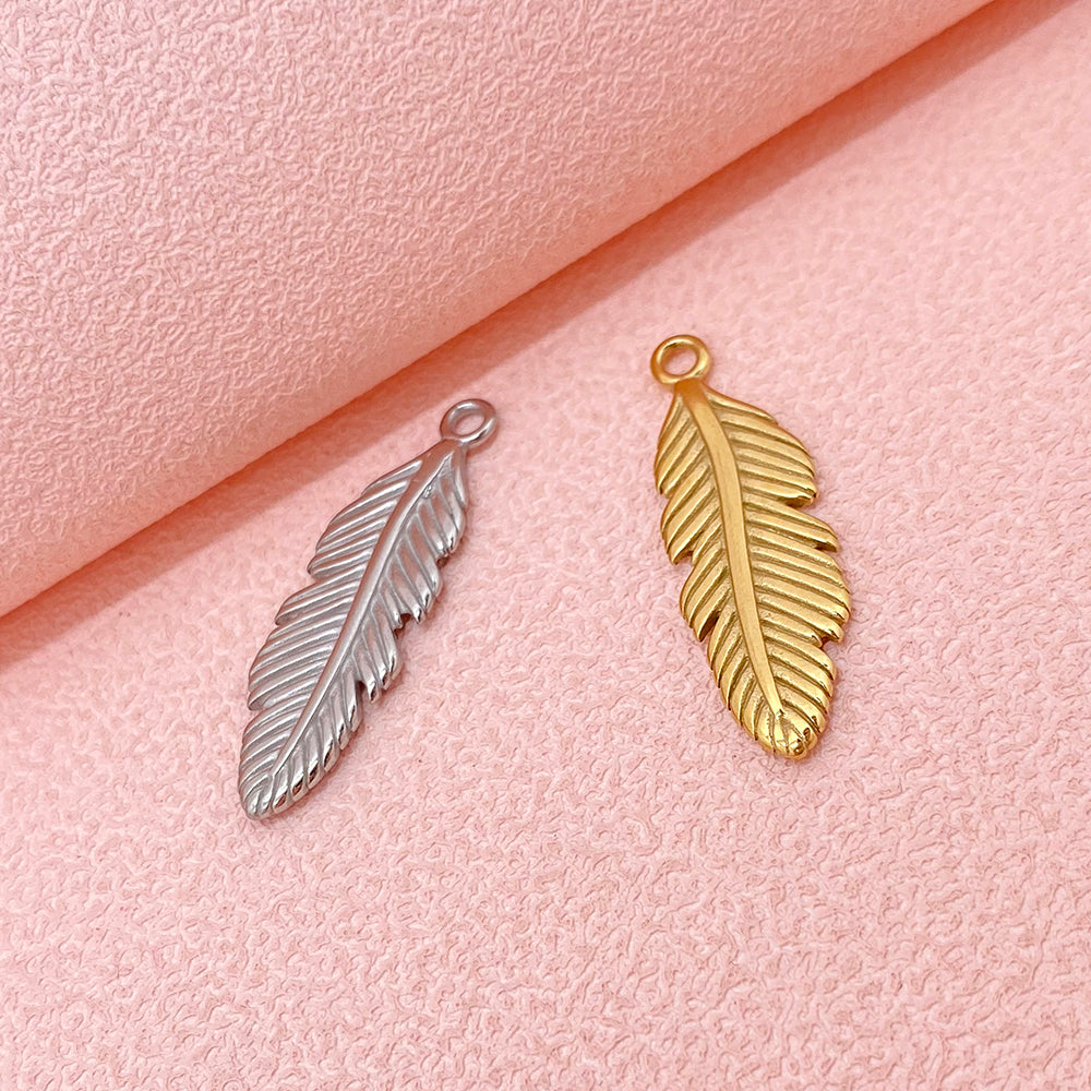 PC825 Leaf charm