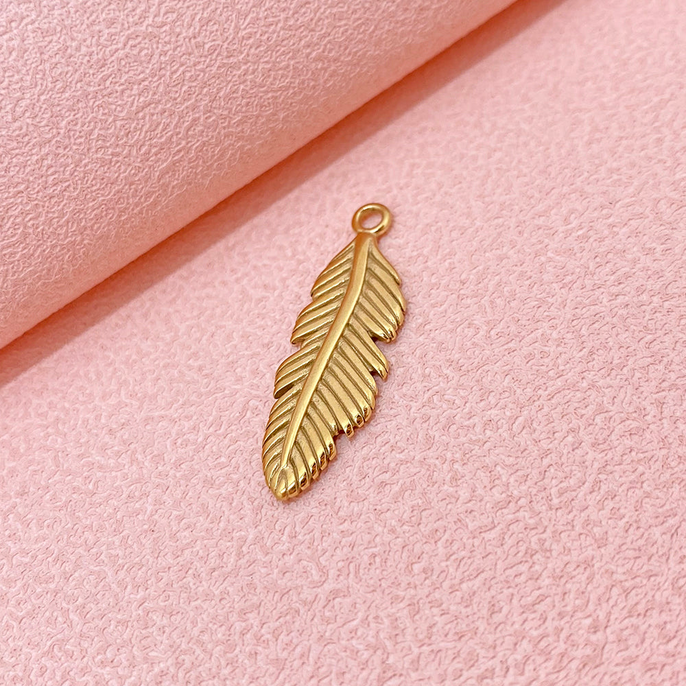 PC825 Leaf charm