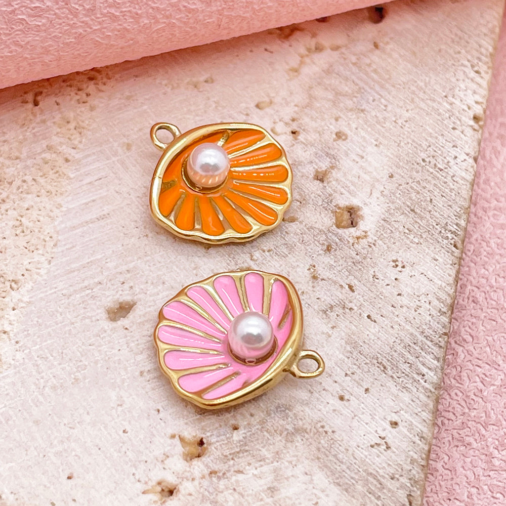 5963 Enamel Pearl Shell charm