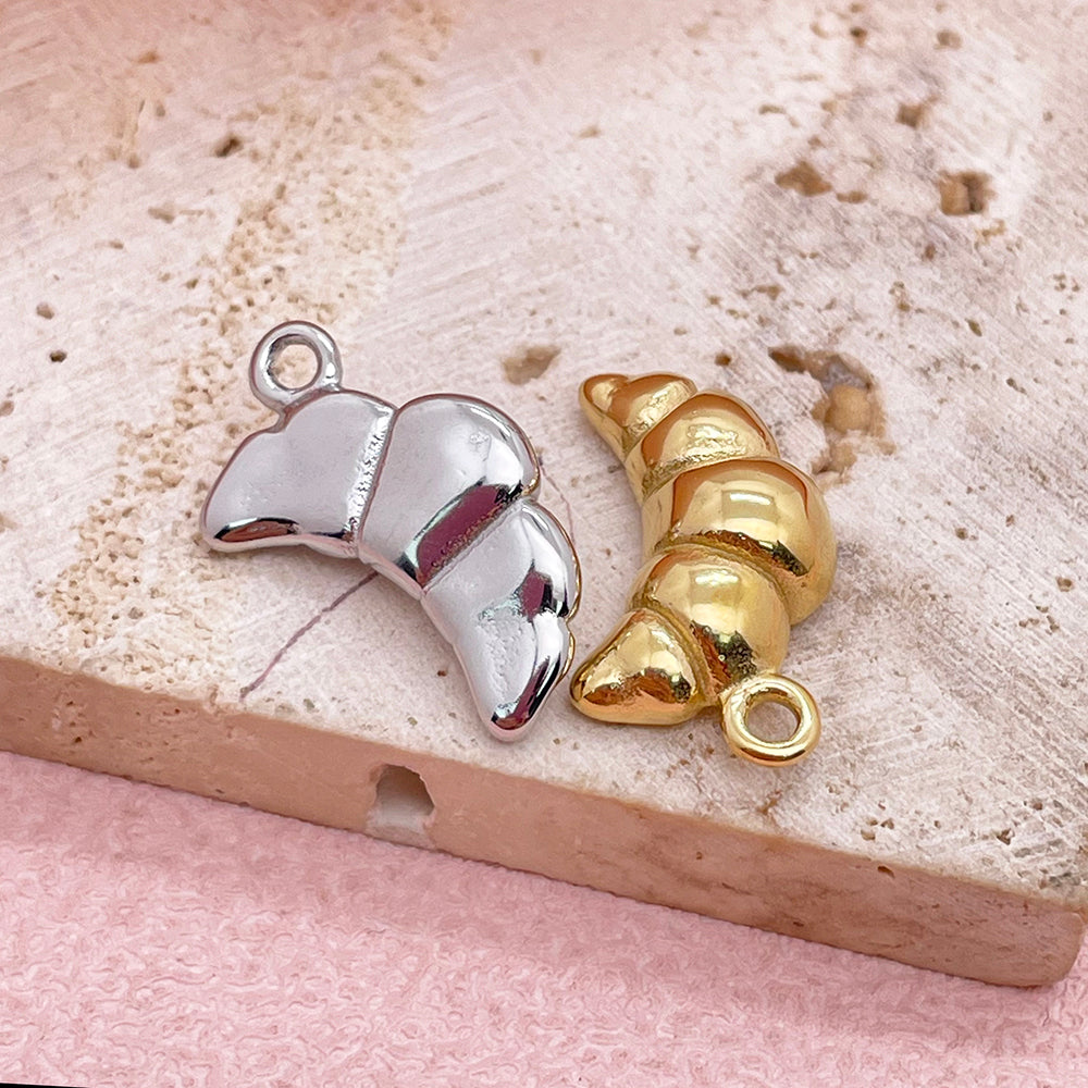 12481 Croissant charm