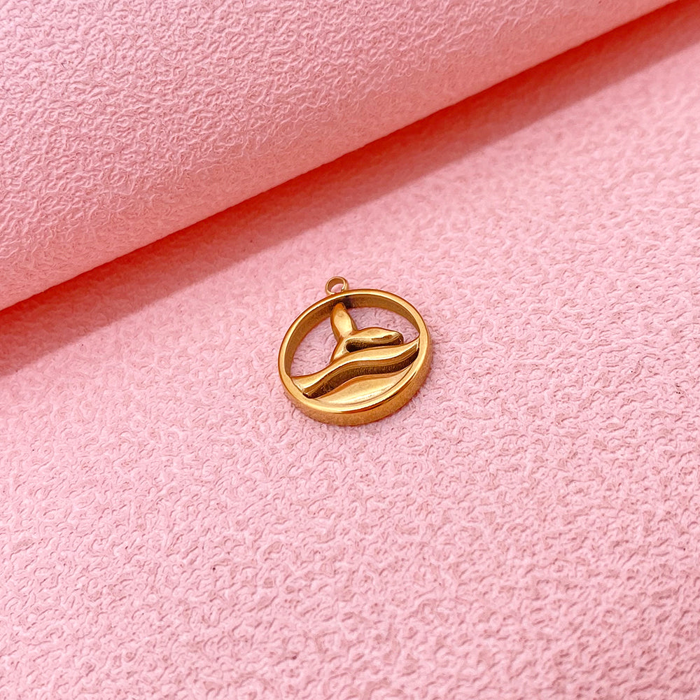 Fishtail charm
