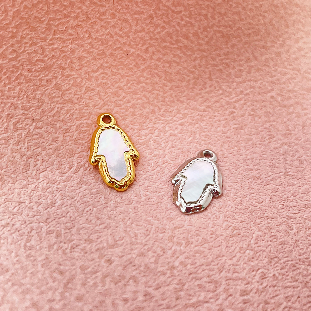 2734 Shell hand charm