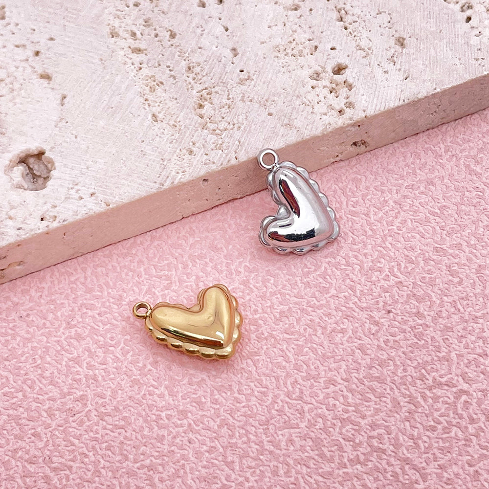 0114 Asymmetrical love Charm