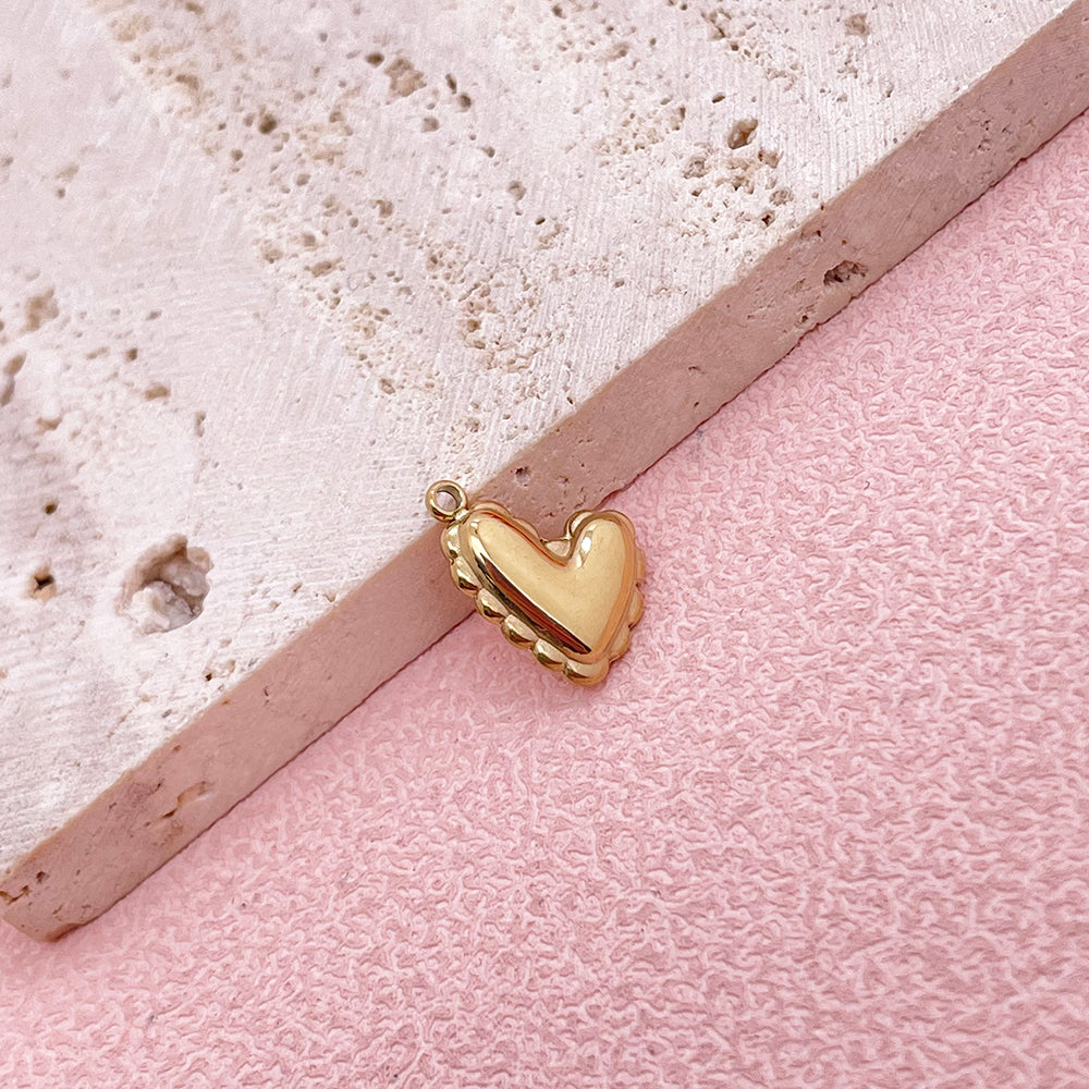 0114 Asymmetrical love Charm