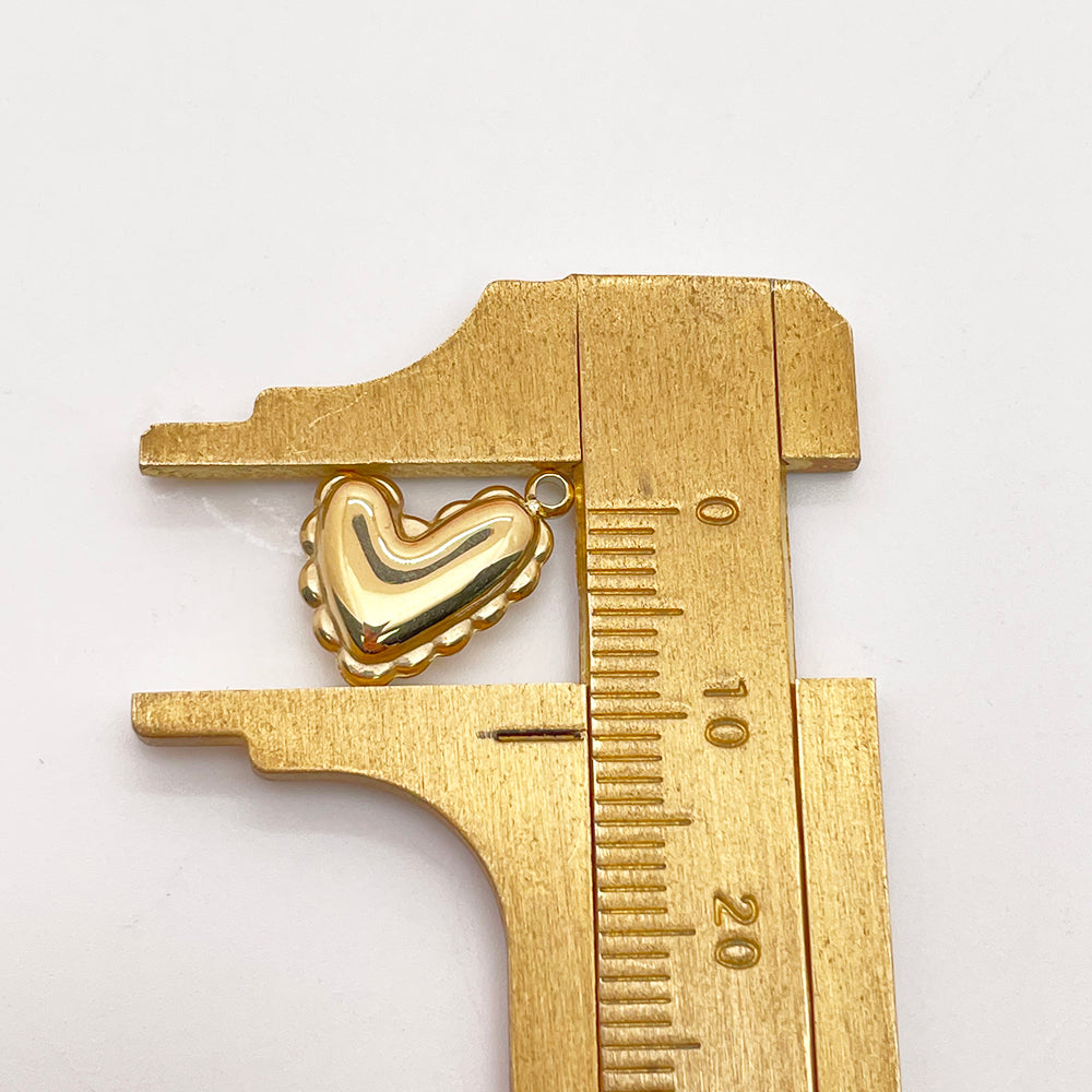 0114 Asymmetrical love Charm