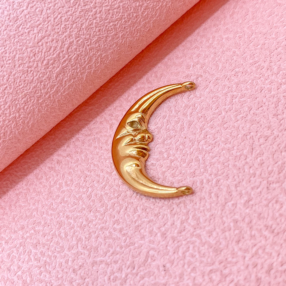 PC665 Face moon charm