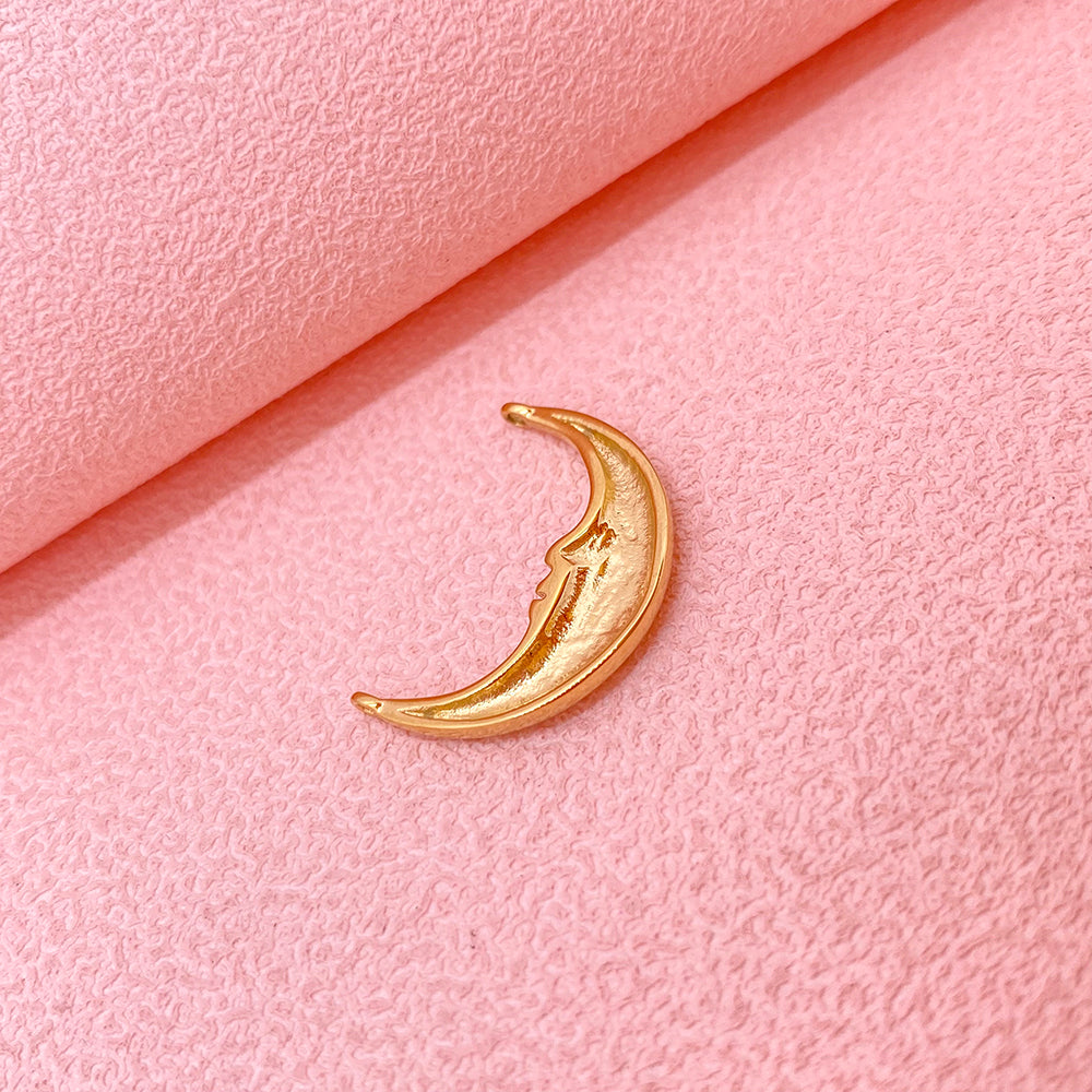 PC665 Face moon charm