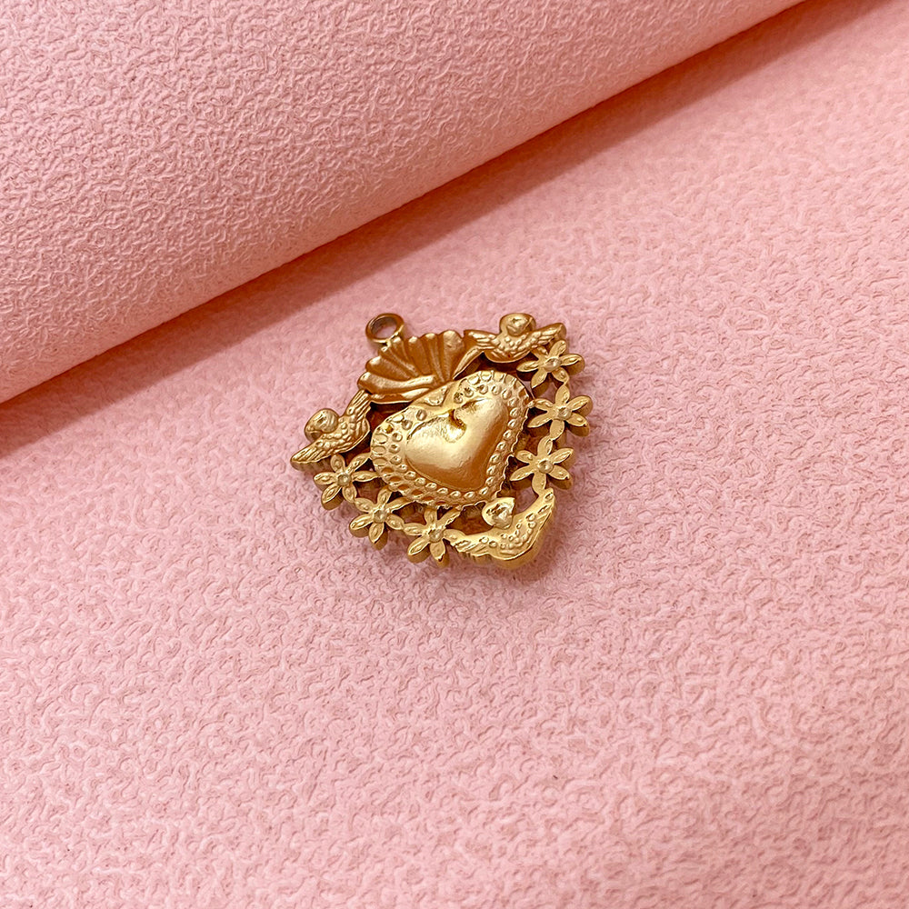 5858 Sacred heart charm