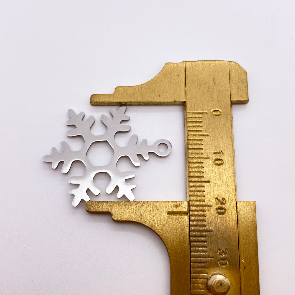 Snowflake charm