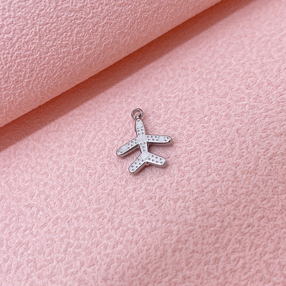 5805 Airplane charm