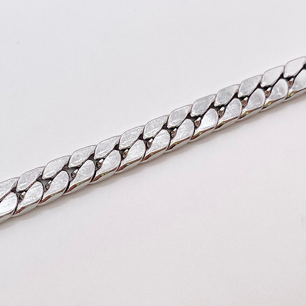 thick cut necklace