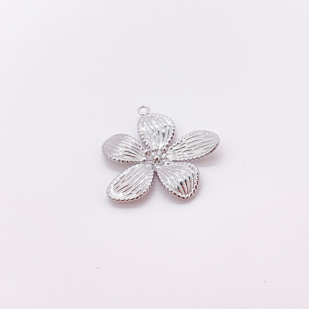 11375 Flower charm