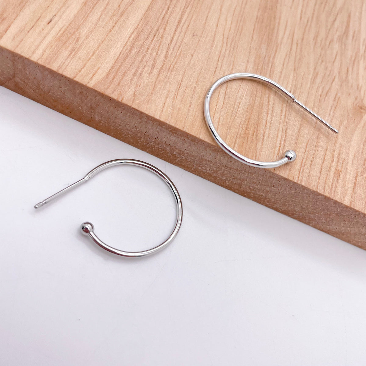 EFN01 A pair of Earring Hooks