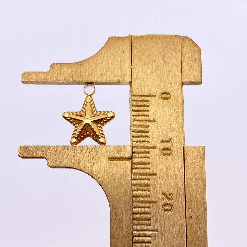 122 Star charm