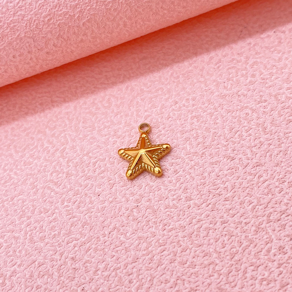 122 Star charm