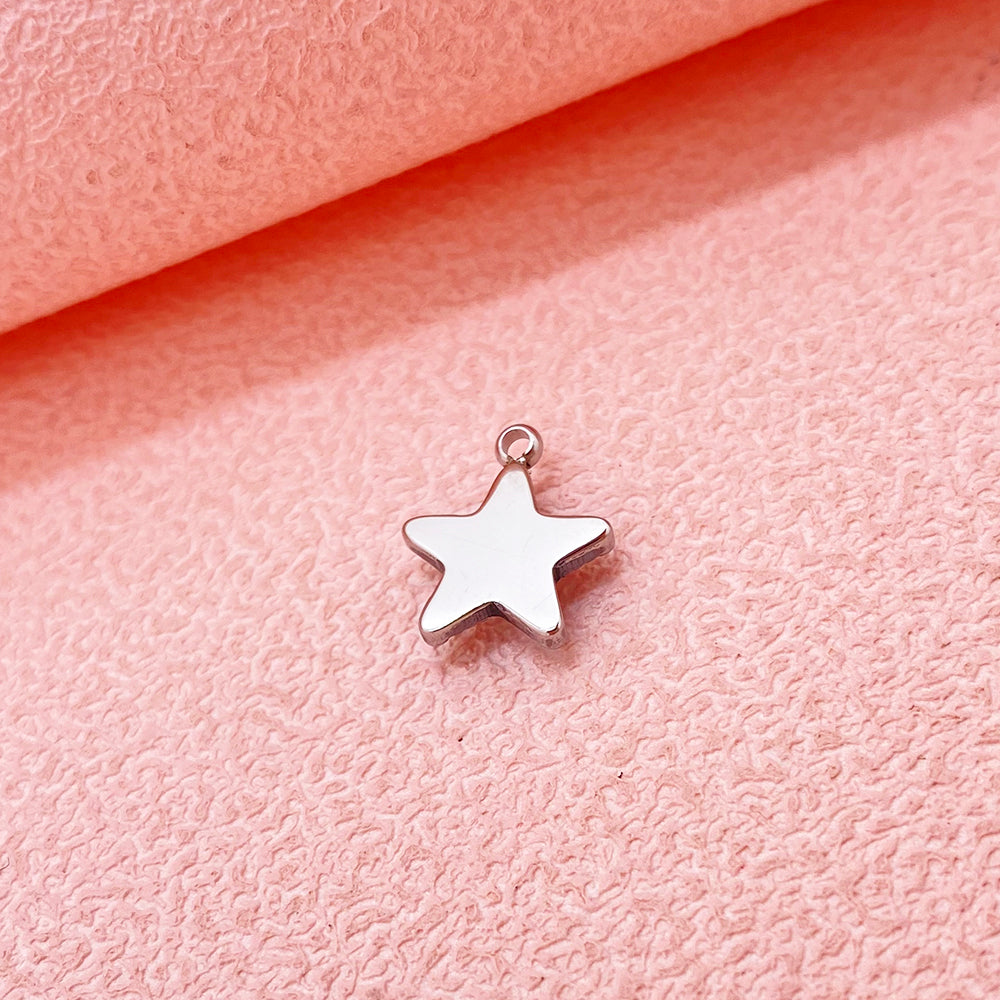 122 Star charm