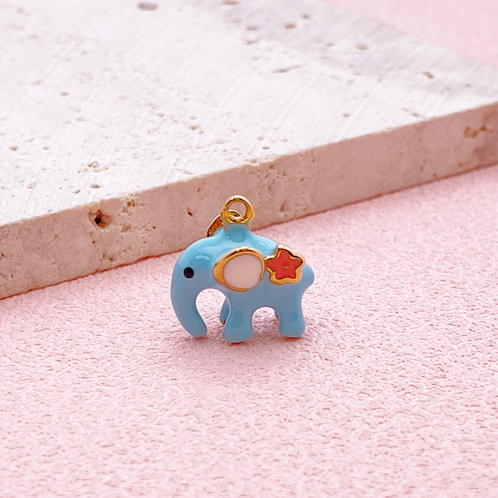 5910 3D Elephant Charm