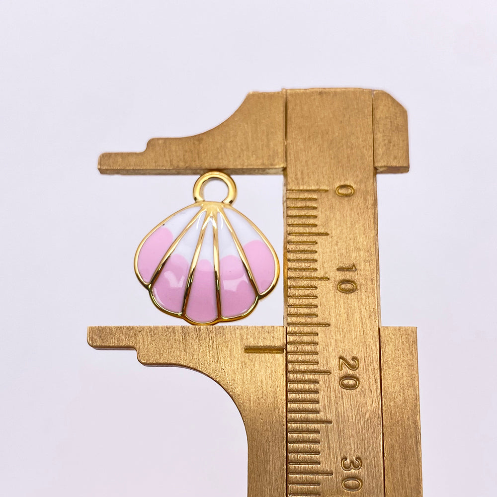 064 Enamel shell charm