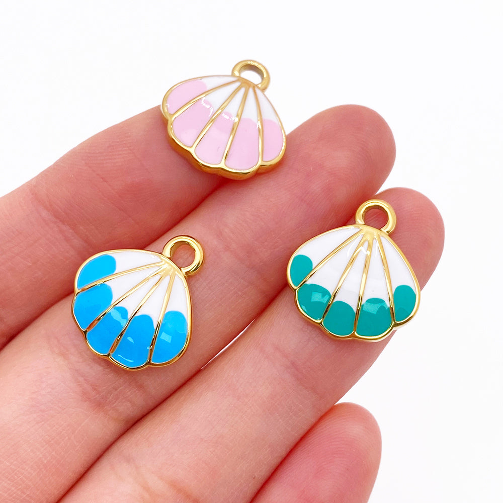 064 Enamel shell charm