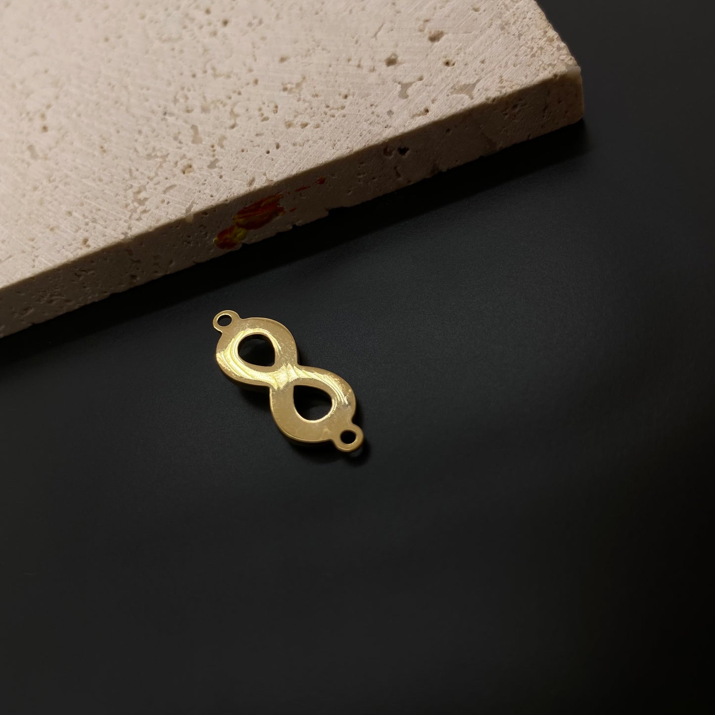 5134 Diamond infinite loop charm