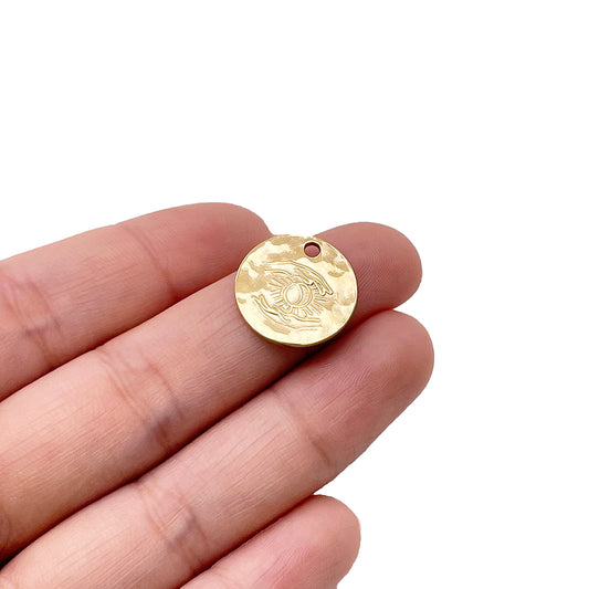 1004 Holding the sun charm