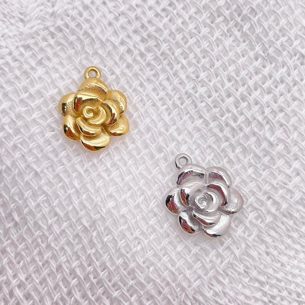0998 14mm Rose charm