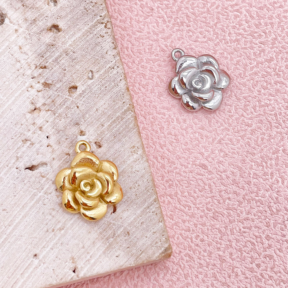 0998 14mm Rose charm