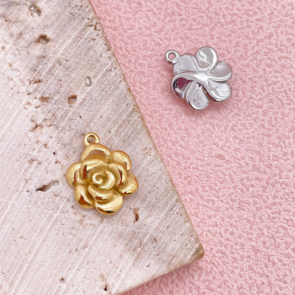 0998 14mm Rose charm